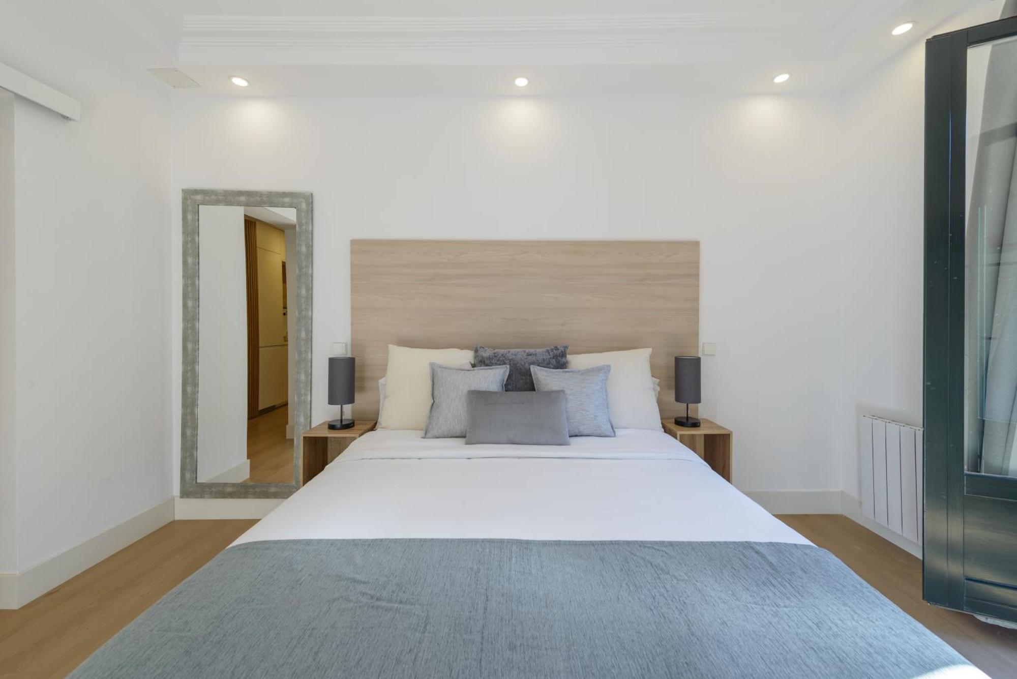 Gran Via New 2Br 1Bth Elevator Apartment Мадрид Екстериор снимка